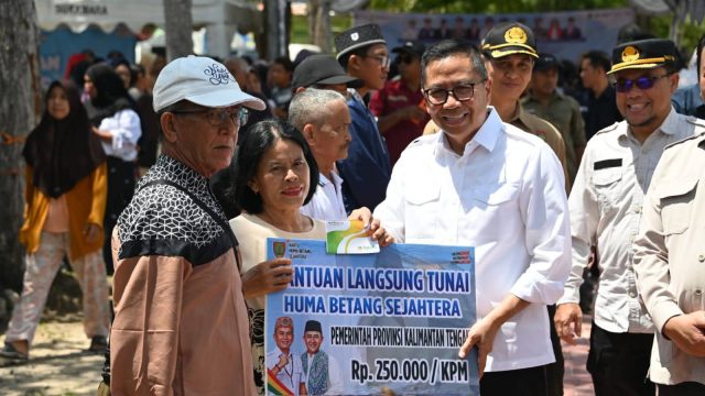 Pemprov Kalteng Salurkan Bantuan Pangan Presiden dan BLT KHBS untuk 3.397 Warga Sukamara