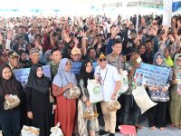 Pemprov Kalteng Salurkan Bantuan Pangan Presiden, Gerakan Pangan Murah dan BLT KHBS untuk Ribuan Warga Kobar